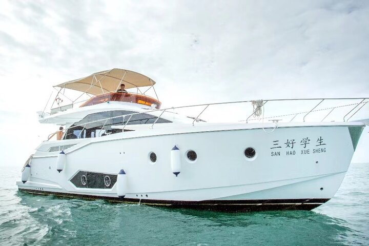 Private Yacht In Sanya: What To Expect (and Why It's Worth It)