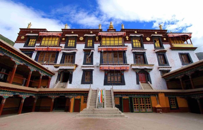 10-day Xining To Tibet Overland & Train Tour With Everest Base Camp
