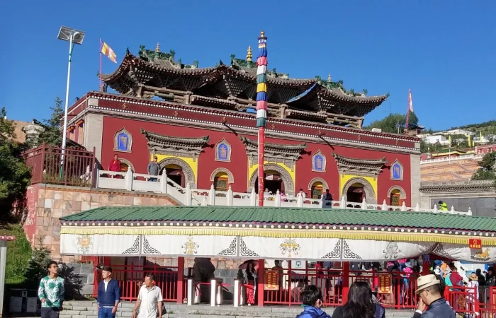 10-day Xining To Tibet Overland & Train Tour With Everest Base Camp