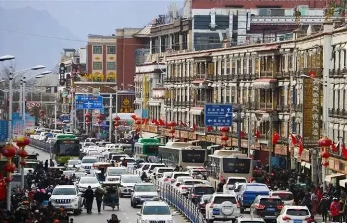 10-day Xining To Tibet Overland & Train Tour With Everest Base Camp
