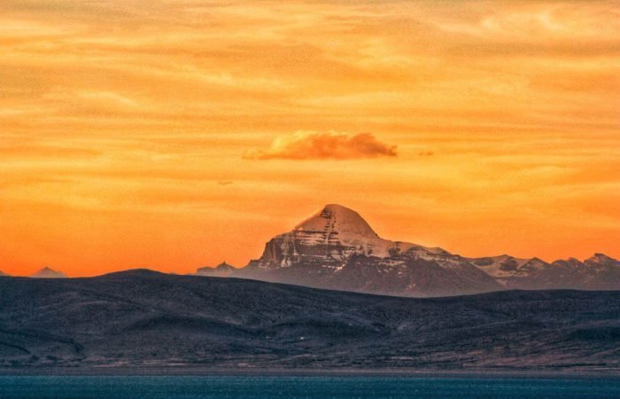 15 Days Lhasa, Everest, Mt Kailash Trek Tour