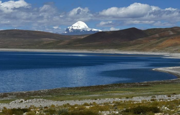 15 Days Lhasa, Everest, Mt Kailash Trek Tour